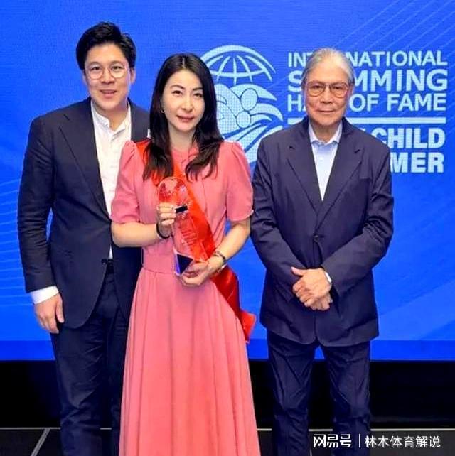 上的笑声：46岁霍启刚给所有人上了一课CQ9电子中国网站豪门不是房产证是饭桌(图2)