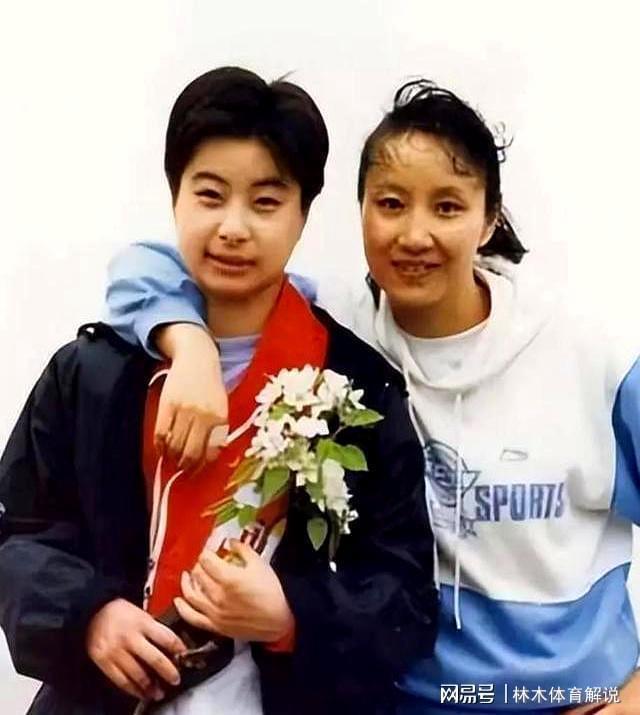 上的笑声：46岁霍启刚给所有人上了一课CQ9电子中国网站豪门不是房产证是饭桌(图8)